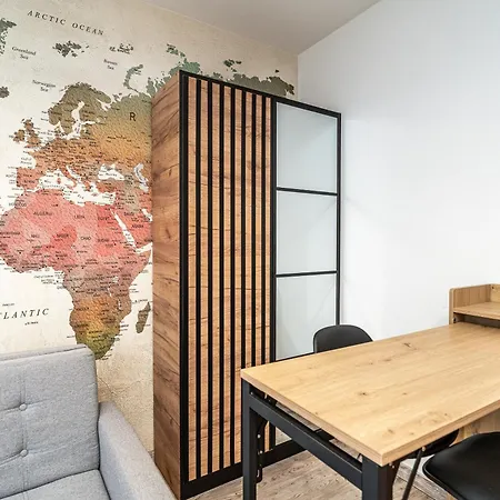 Rentplanet - Kalwaryjska Lägenhet *